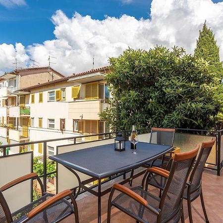 Apartment Lazzarich With Terrace Porec Exterior photo