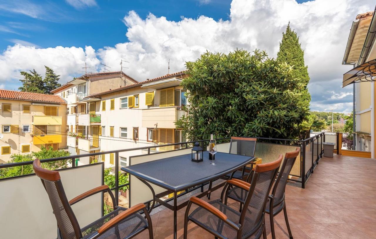 Apartment Lazzarich With Terrace Porec Exterior photo