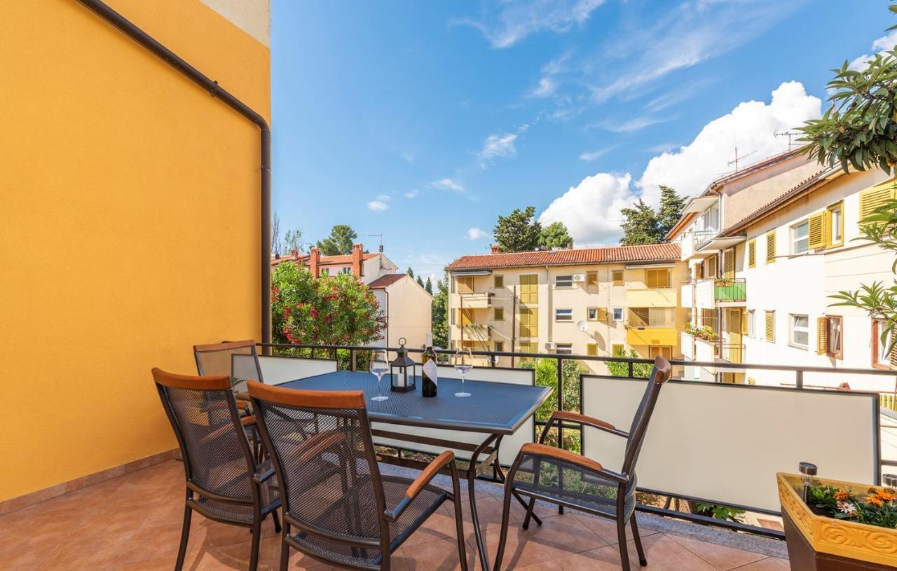 Apartment Lazzarich With Terrace Porec Exterior photo