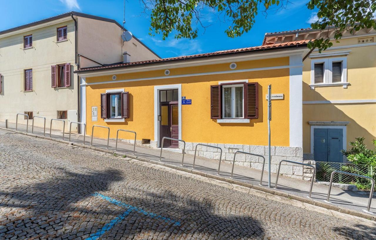 Apartment Lazzarich With Terrace Porec Exterior photo